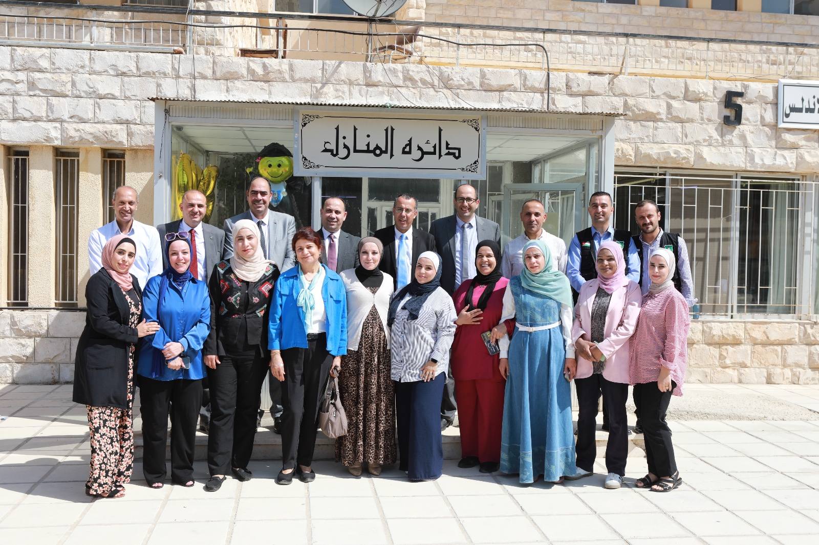 /PhotoGallery/زيارة عميد شؤون الطلبة وبرفقه نوابه ومساعدوه للمنازل الداخلية (4).jpg